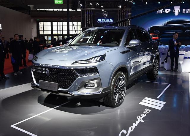 虽然这新车大灯像领克，内饰像标致，但如果价格合理，有戏