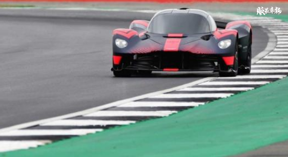 阿斯顿•马丁Valkyrie战神 英国银石赛道全球首秀