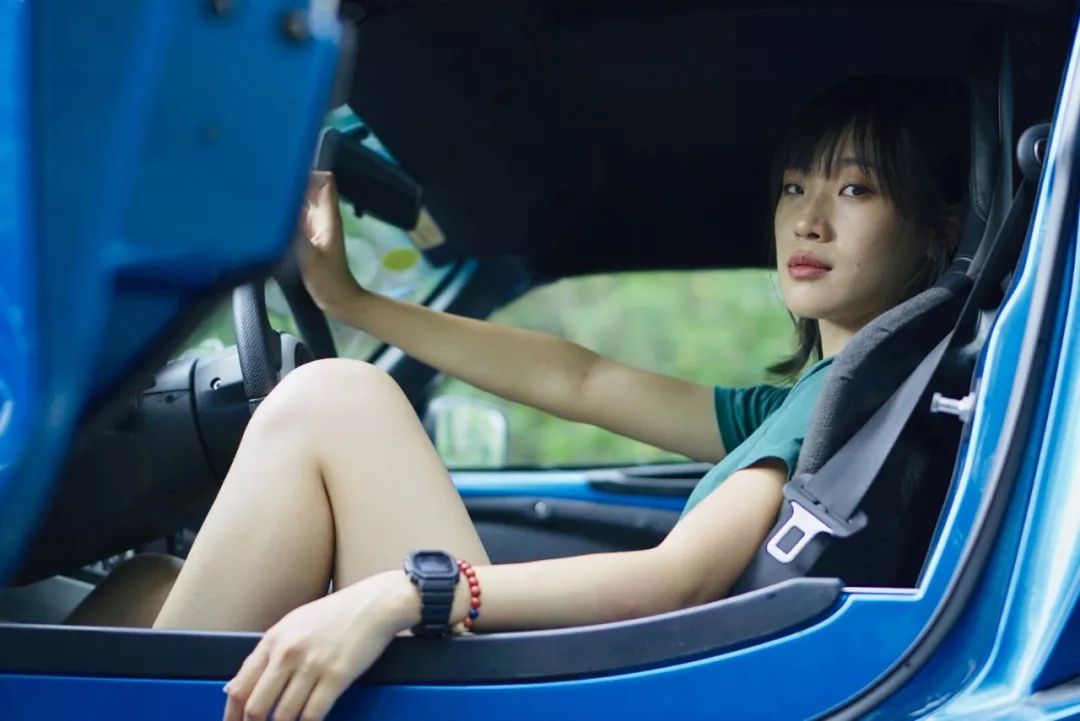女朋友:“要不卖车,要不我滚!”