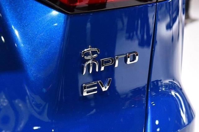 比亚迪绝地反击,靠电动卖紧凑SUV,比RAV4宽大!