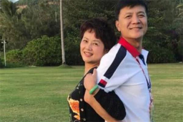 全家都是演员，爸爸是影帝，儿子是童星，妈妈和女儿颜值超高