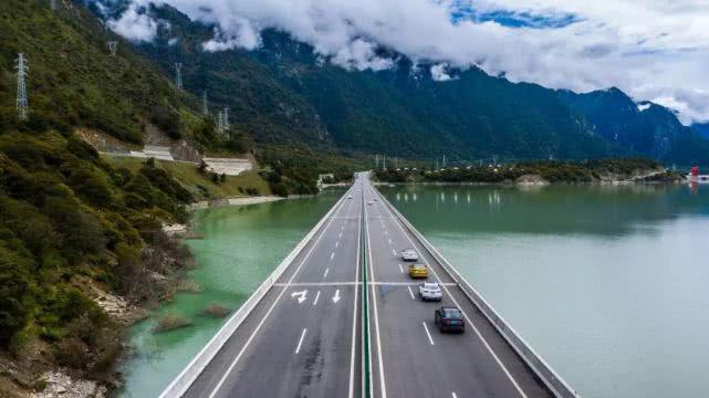 与吉利星越藏地探秘 旅途的意义莫过于此