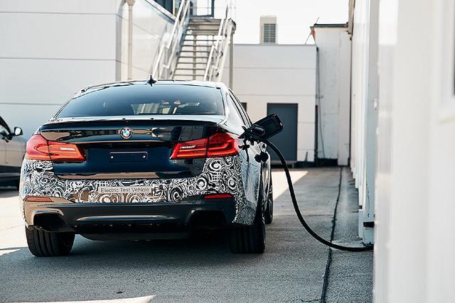 以5 Series为基础、最大马力超过720匹,BMW展演纯电测试车款