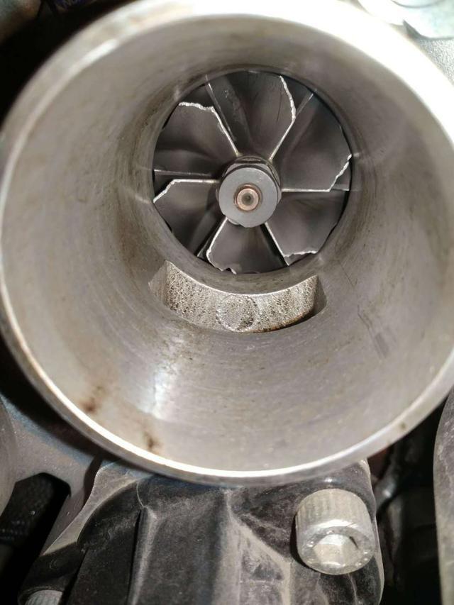 标致508涡轮增压器损坏 4S店拒赔!车主自费更换近万元
