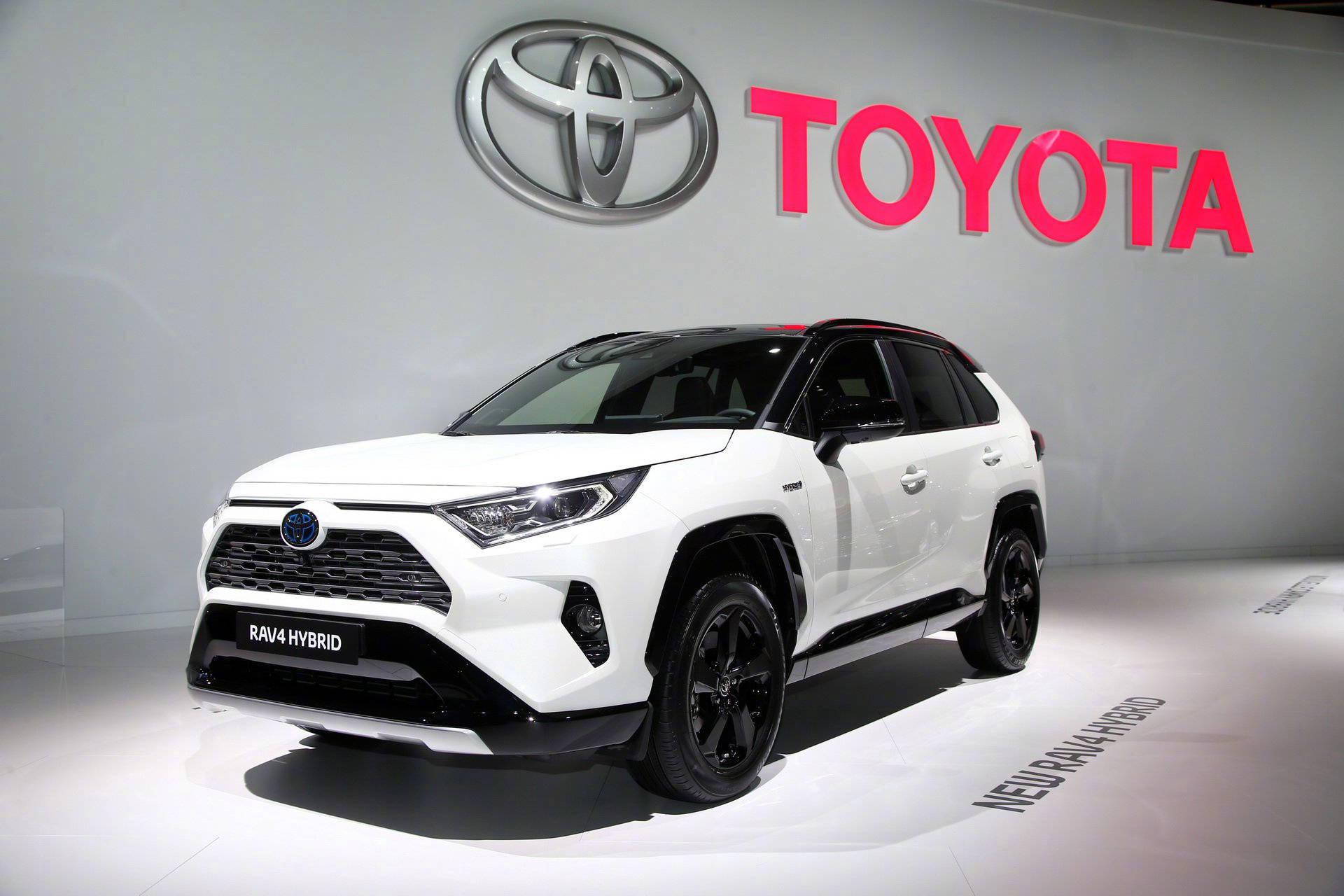 一汽丰田全新RAV4申报图曝光，油耗低至4.6L，“硬汉”也很居家