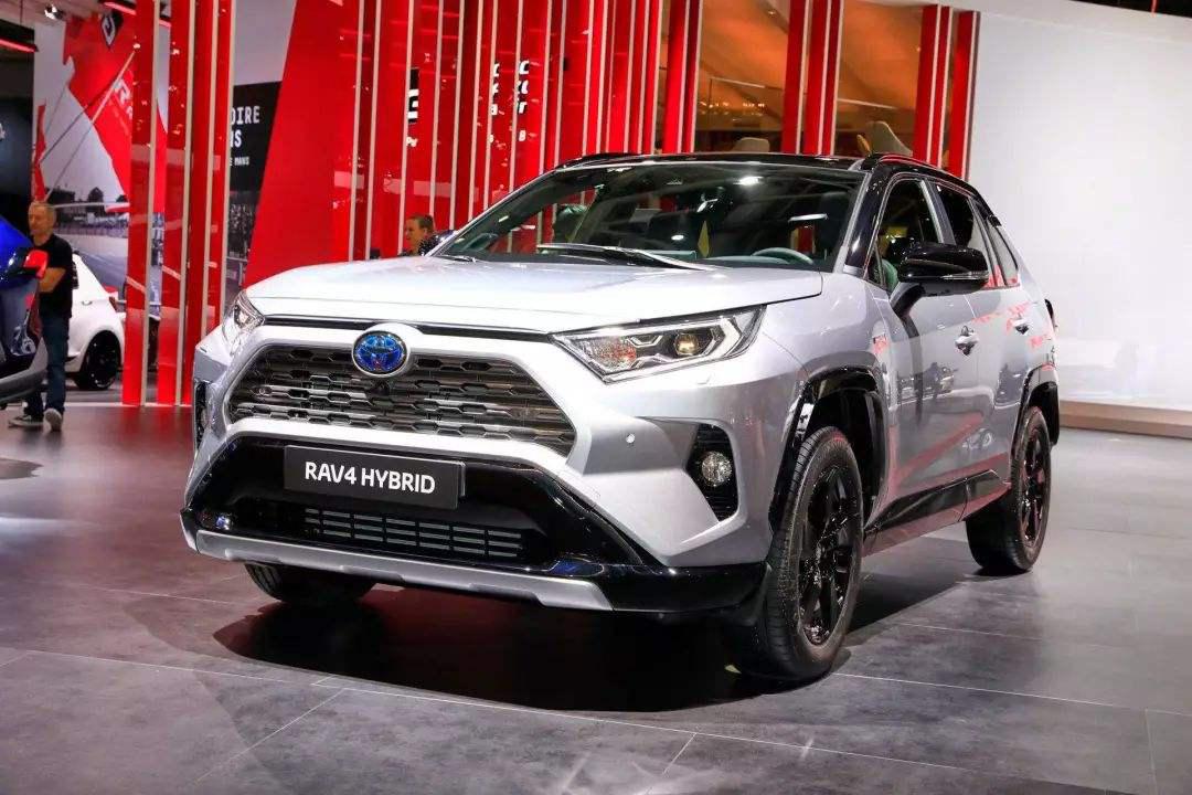 一汽丰田全新RAV4申报图曝光,油耗低至4.6L,“硬汉”也很居家