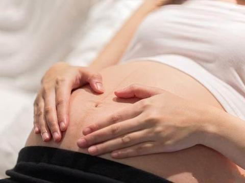 孕妇有这5个特征，胎儿通常会晚于预产期出生，你是吗？