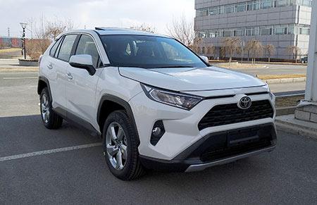 一汽丰田全新RAV4申报图曝光，油耗低至4.6L，“硬汉”也很居家