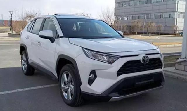丰田全新RAV4国内实车图曝光,看这造型,月销过万有点难!