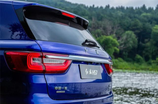 售价40万,红旗旗舰SUV-HS7能赶上二线豪华品牌吗?| 车评