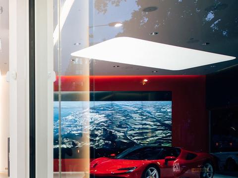 复杂的性能范 全新法拉利SF90 Stradale海外实车到店