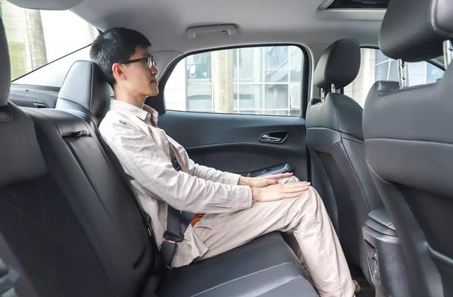 福特顶梁柱倒下,巅峰月卖3万5千台,如今全系上三缸,月销不过万