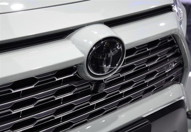 新款国产丰田RAV4荣放现身，轴距加长2米6，2.0L自吸+2.5混动！