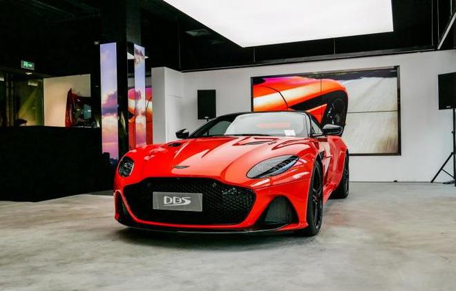 5.2T/3.6秒/725马力 DBS Superleggera Volante国内正式首发