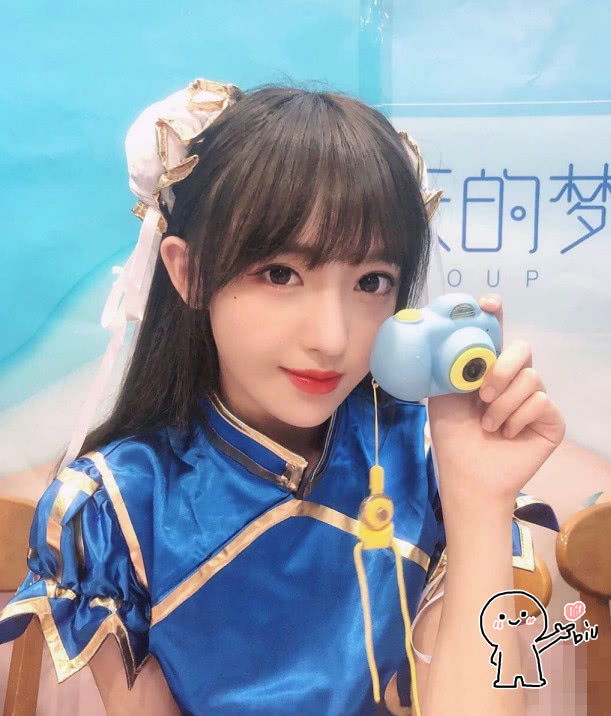 snh48成员房蕾更新ins晒cos春丽照片意外撞脸程潇
