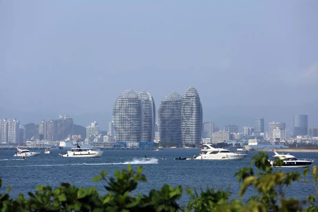 ▲三亚市海滨景色(新华社)