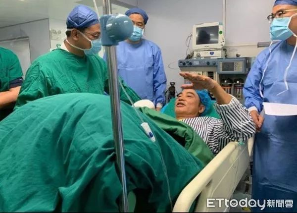 台湾媒体也曾报道关注任达华伤情(图片来源:台湾“东森新闻网”)