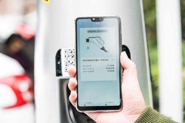 充电时还能进行车辆异常检测,这种充电站来一打