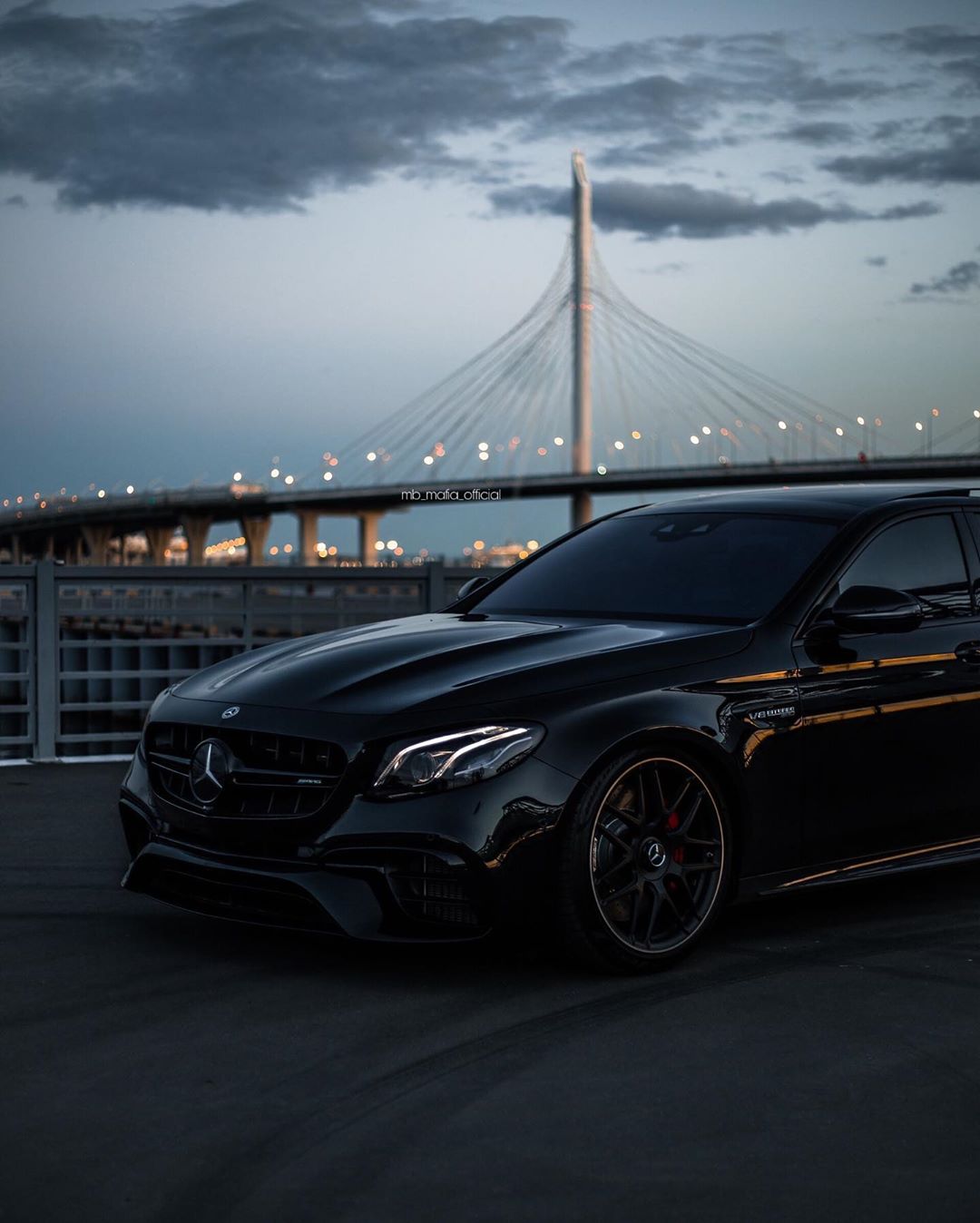 全黑化的风格 梅赛德斯AMG E63S海外实车