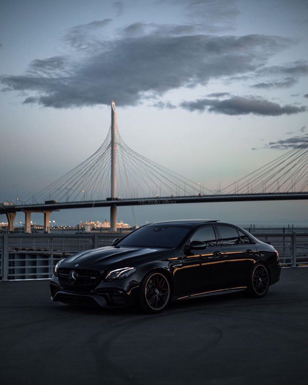 全黑化的风格 梅赛德斯AMG E63S海外实车