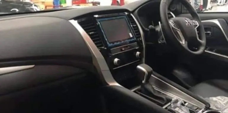 新款帕杰罗·劲畅实车图曝光,新车7月25日首发