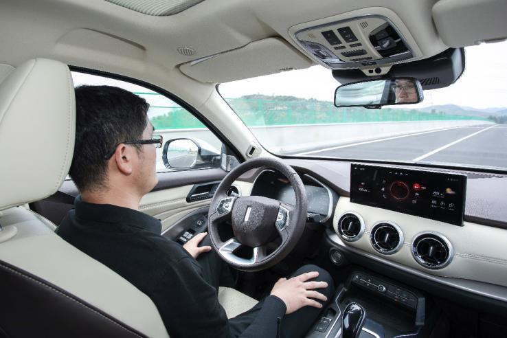 试驾新VV6 智能安全大升级同级第一的位置稳了