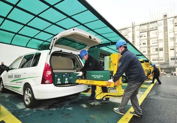 北京鼓励出租车采用纯电动，市场反应平淡？我们来帮司机算笔账！