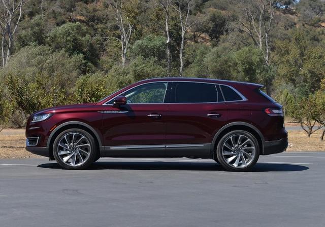 被忽视的豪华SUV，纯进口+V6，沃德十佳内饰，入门才32万