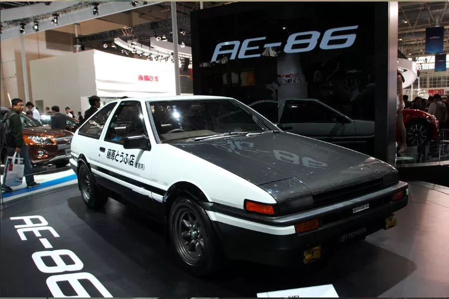 周杰伦座驾大盘点,AE86、蝙蝠车都不算最抢眼,两台超千万!