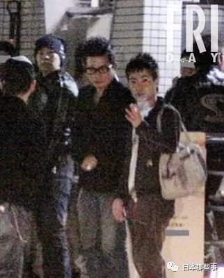 吉本兴业风波又起 冈本社长召开记者会谢罪