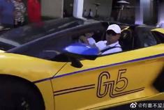 法拉利喷火，让你血脉喷张的声浪，没有最狂，只有更狂。