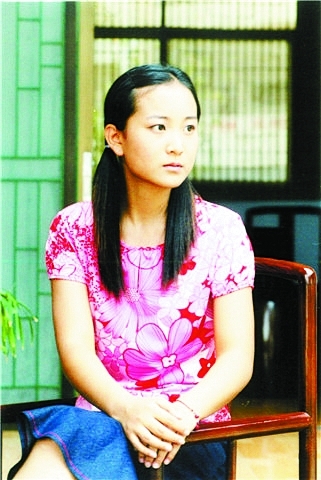 贾玲10年前照片真美,37岁的胖玲成过去时,网友:瘦了就