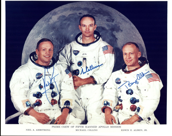  阿波罗11号宇航员合影。NASA官网供图