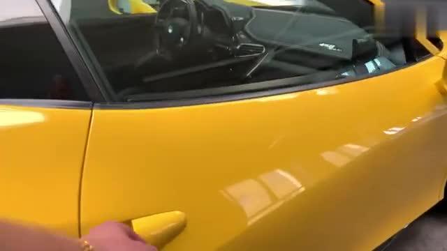 太帅了，没法抗拒的法拉利黄！