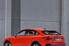 奥迪Q3 Sportback，2.0T发动机，48V轻混，小号Q8