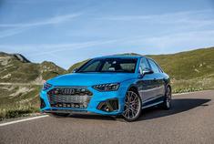 新奥迪S4系列。这个新颜色叫Turbo blue