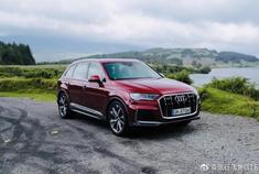 近日，新款奥迪 Q7在爱尔兰正式亮相
