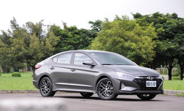疑似测试车被捕获 Hyundai Elantra大改款车型海外现身?