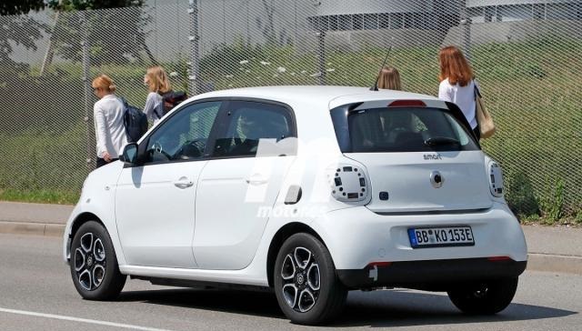 奔驰Smart新款四门纯电轿车曝光，很Q！很萌！