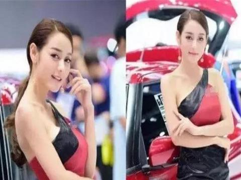 三菱车模撞脸迪丽热巴，让人傻傻分不清，网友：这次车展没白来！