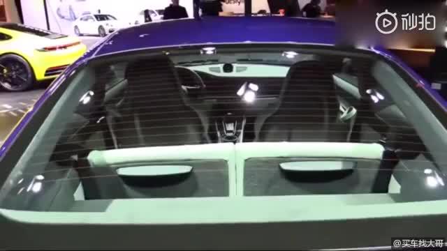 全新保时捷911 Carrera 4S 992龙胆蓝，这颜色太炫了吧