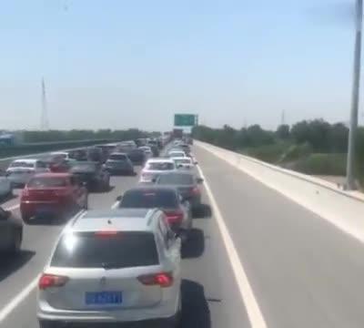 汽车视频：奥迪-我能让你插着队？？