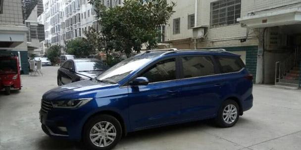 最良心的合资MPV:配皮质座椅,性价比高,仅售6万