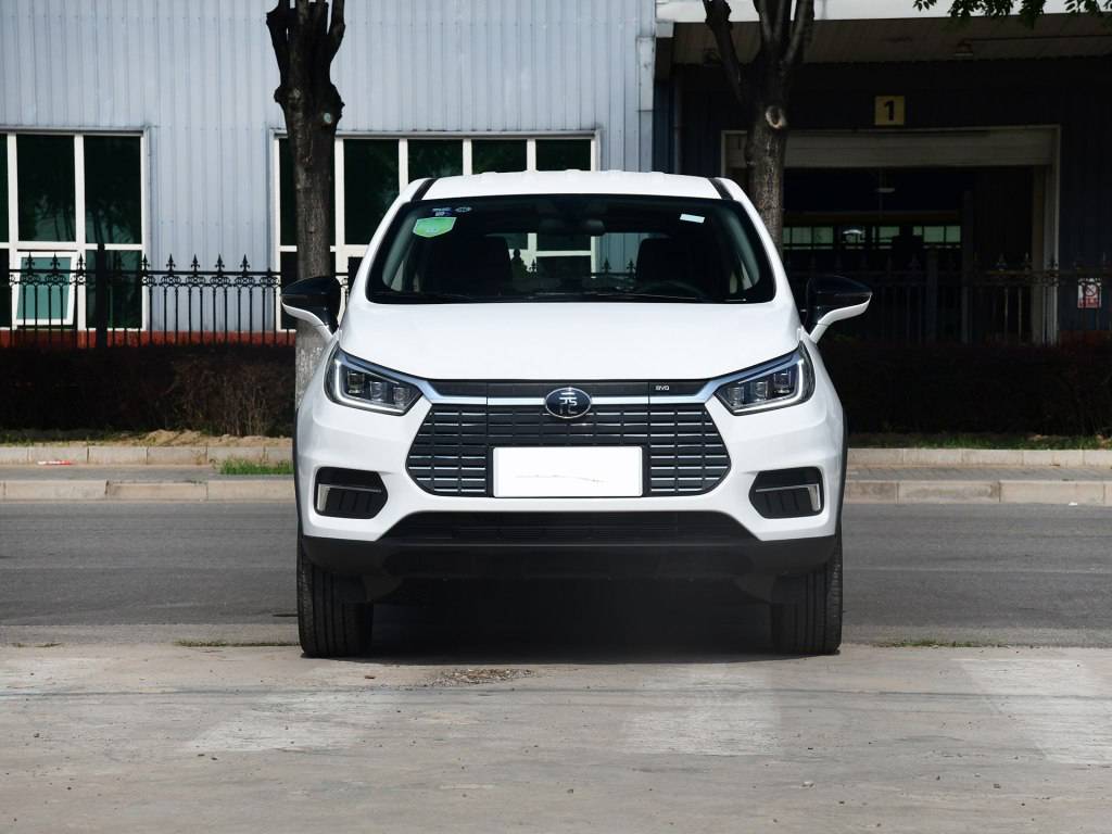 最畅销的纯电小型SUV,NEDC续航305公里,新款元EV360上市