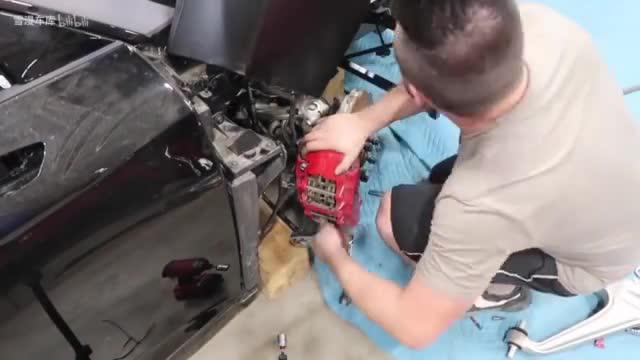 【4】“53万RMB买了辆报废的奥迪R8，我要修复她!“