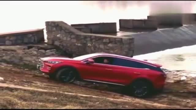 国产雄起了，看看比亚迪这越野性能，决定换国产车了