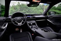 “典雅而放纵”实拍雷克萨斯IS300内饰