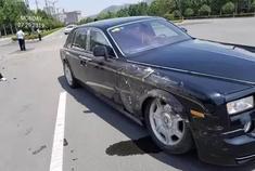 为什么受伤的总是劳斯莱斯 这修一下咋也得几百万吧