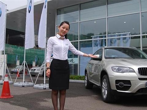 买车砍价的底线是多少？4S店员工：记准技巧，基本不挣你钱！