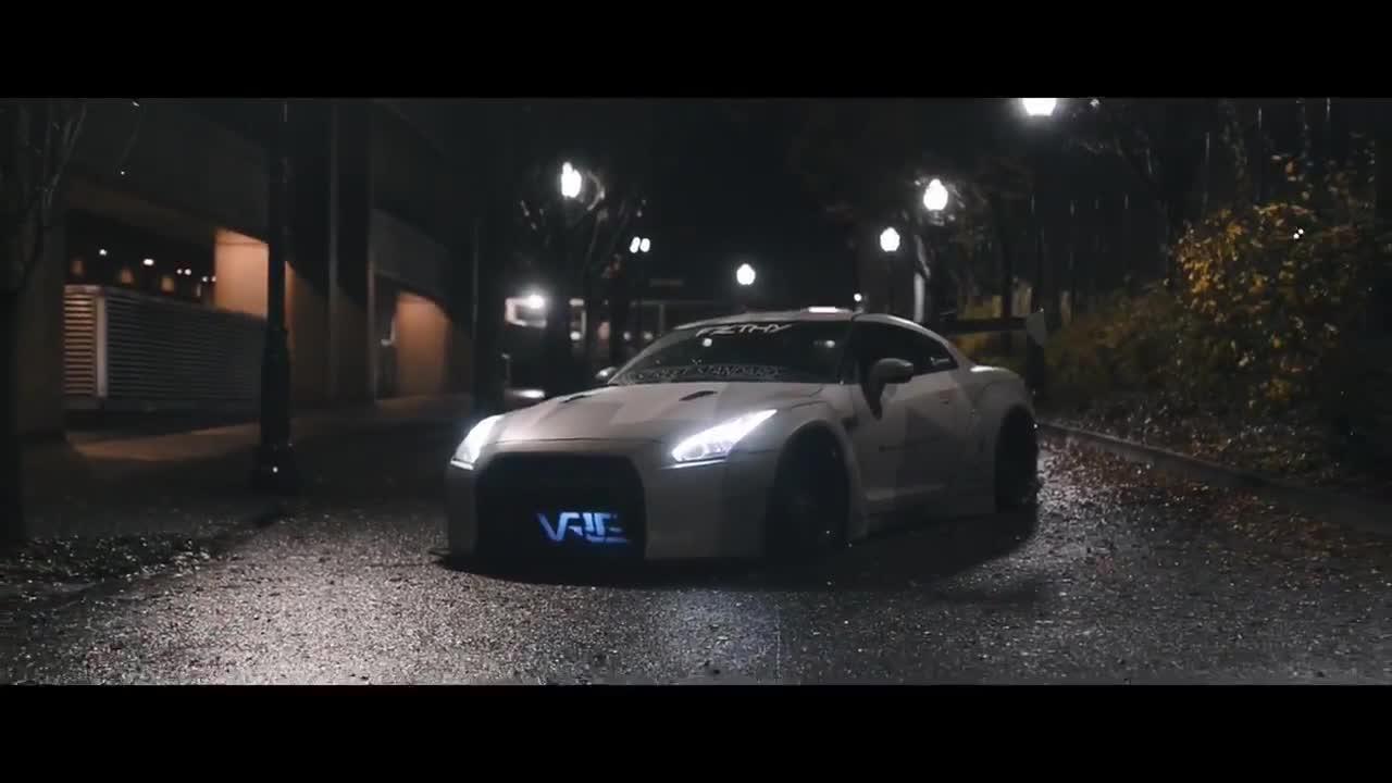 战神GT-R西雅图雨夜大片